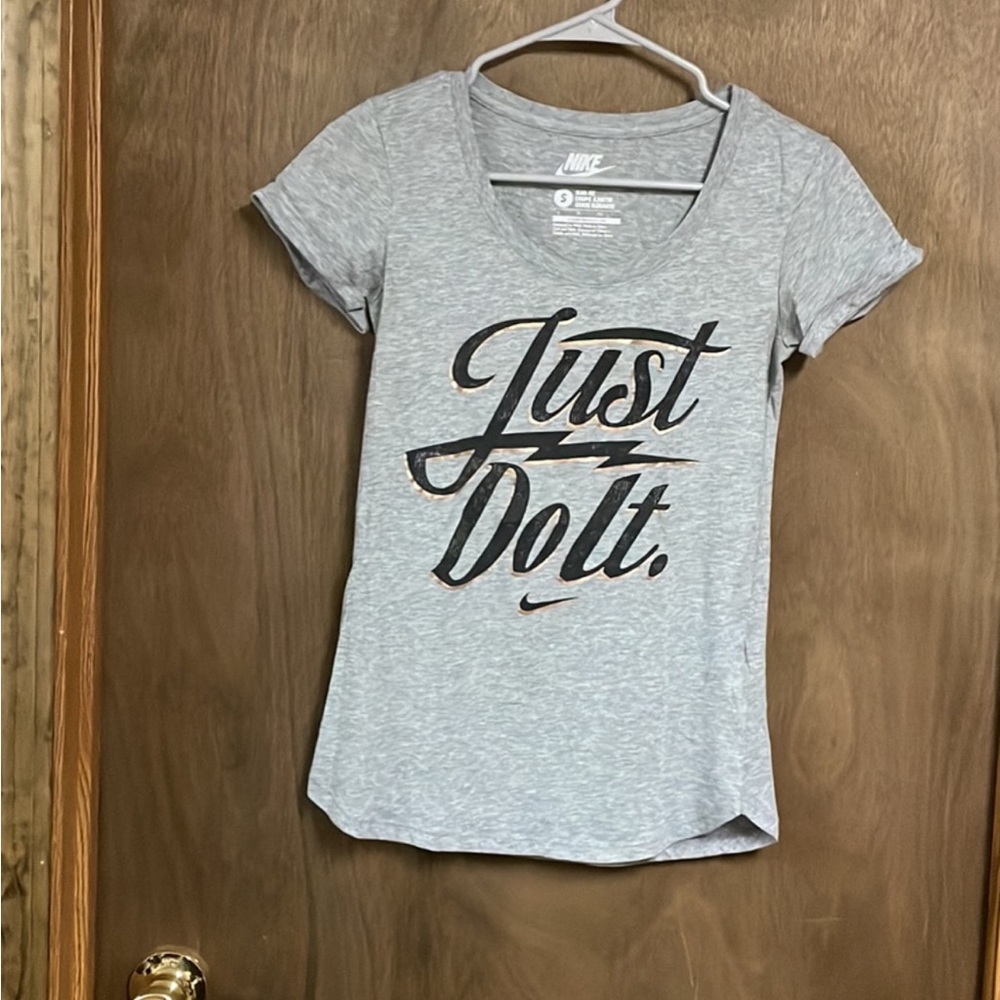 Nike Short Sleeve Shirt Small